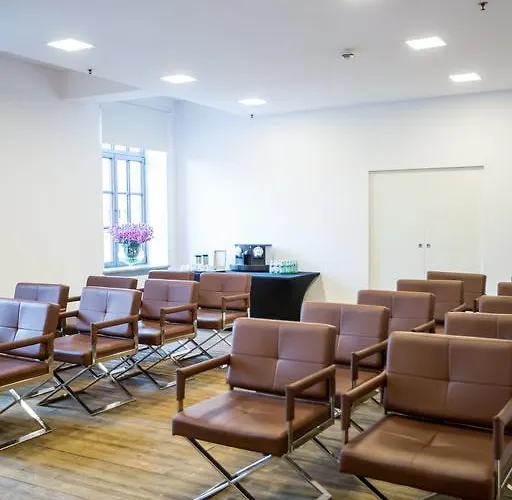 Blow Up Hall 5050 מלון 5*