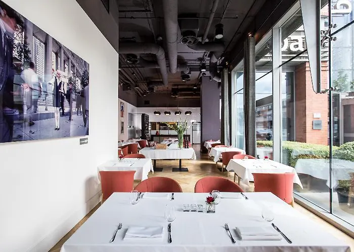 Blow Up Hall 5050 Hotel 5*