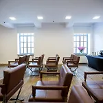 Hotel Blow Up Hall 5050