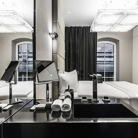 Blow Up Hall 5050 Hotel Poznaň