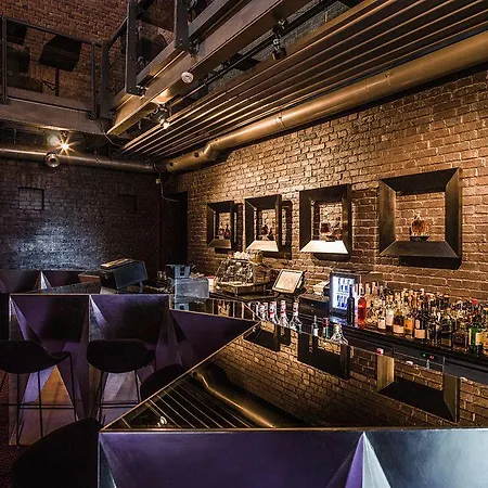 Blow Up Hall 5050 Hotel Poznaň