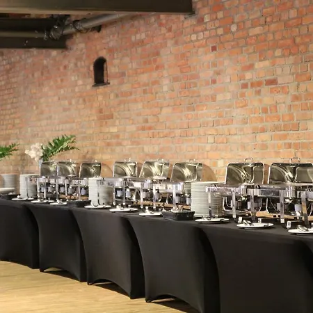 Blow Up Hall 5050 5* Poznaň