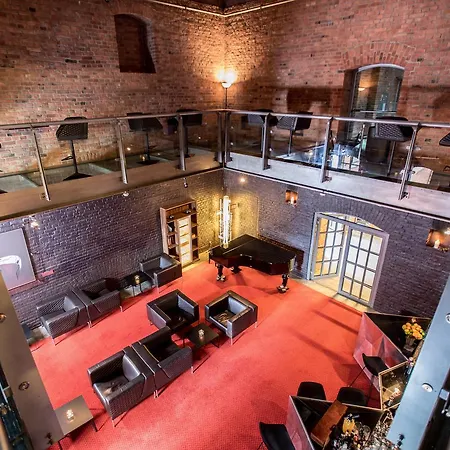 Blow Up Hall 5050 5* Poznaň