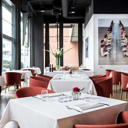 Blow Up Hall 5050 Hotel Poznaň