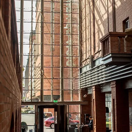 Blow Up Hall 5050 5* Poznaň