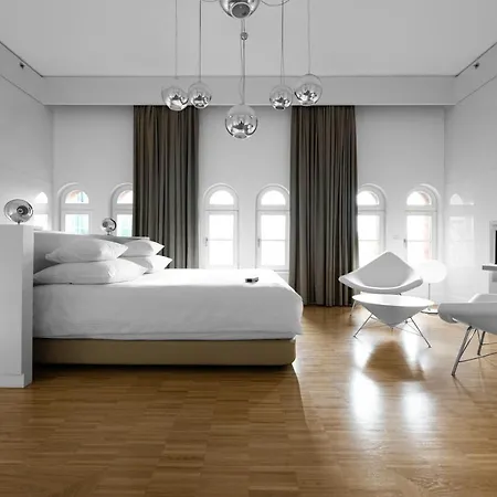 Blow Up Hall 5050 Otel