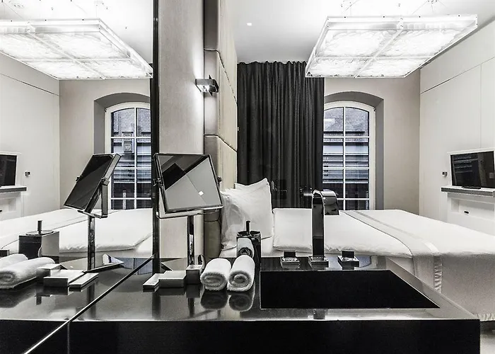 Blow Up Hall 5050 Отель Познань