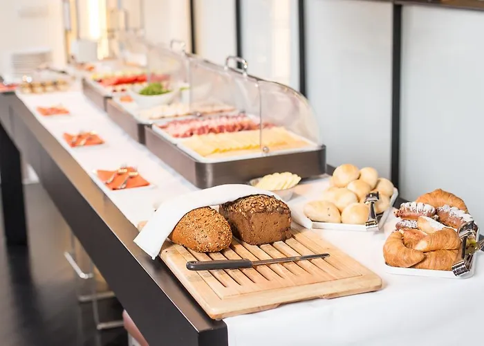 Blow Up Hall 5050 Отель Познань