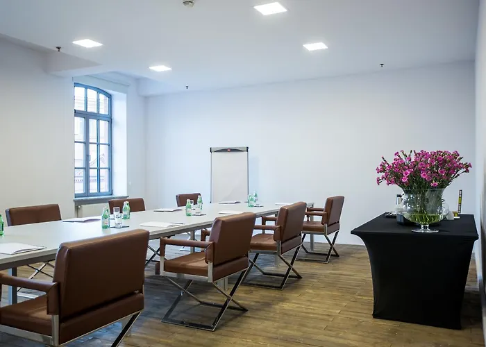 Отель Blow Up Hall 5050 5*