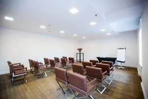 Blow Up Hall 5050 Отель