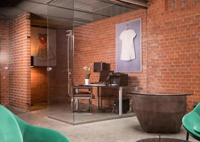 Blow Up Hall 5050 5* Познань