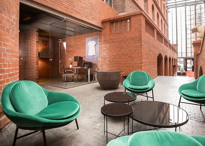 Blow Up Hall 5050 Отель