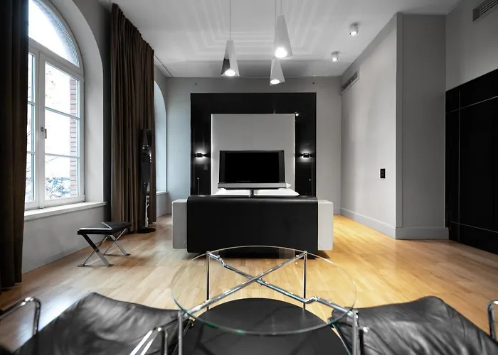 Отель Blow Up Hall 5050